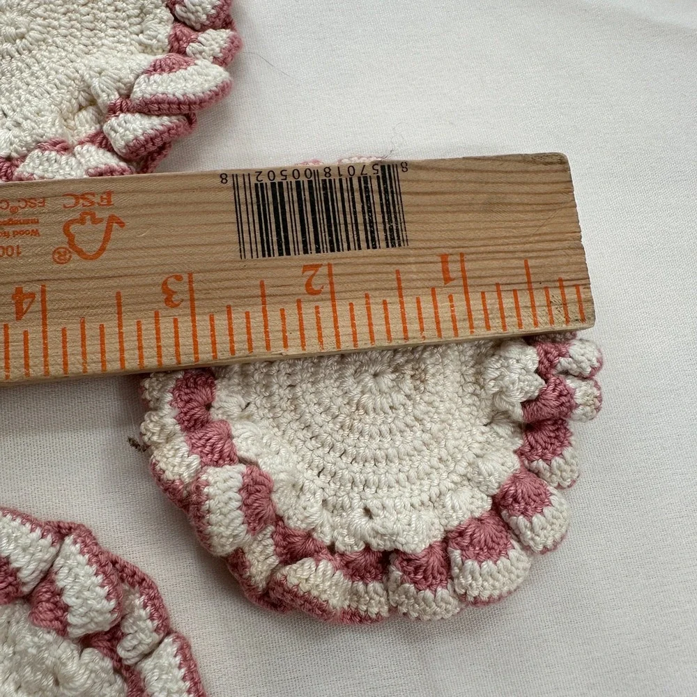 Set of 4 Handmade Crochet Coasters Cream Pink Scalloped Edged Drinkware‎